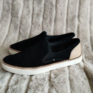 UGG Slip-On Sneakers Black Perforated Leather Casual Shoes Women’s 7.5